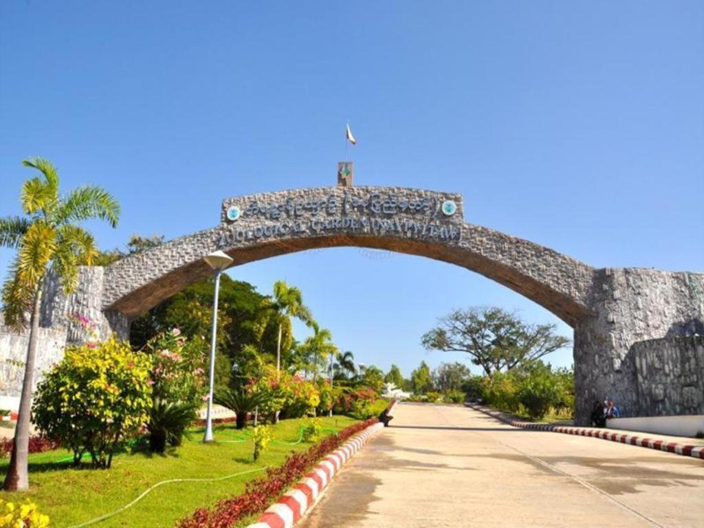 Star World Hotel Naypyidaw Extérieur photo