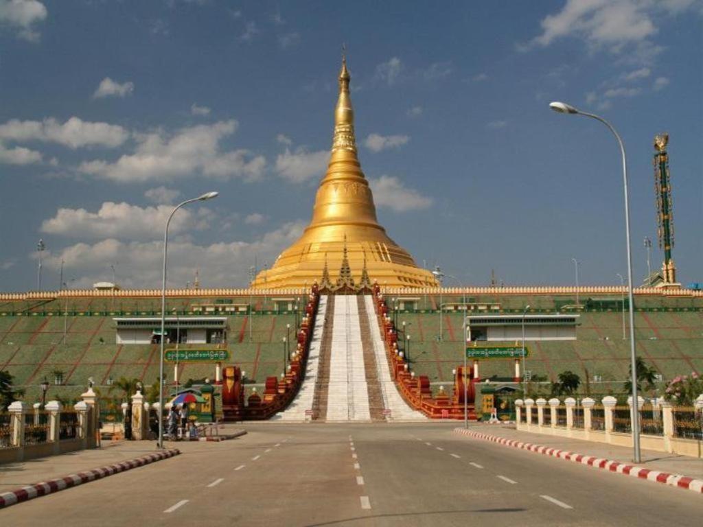Star World Hotel Naypyidaw Extérieur photo
