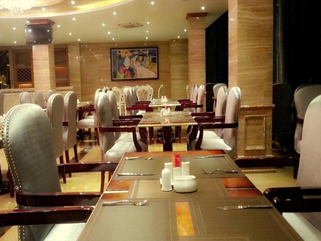 Star World Hotel Naypyidaw Extérieur photo