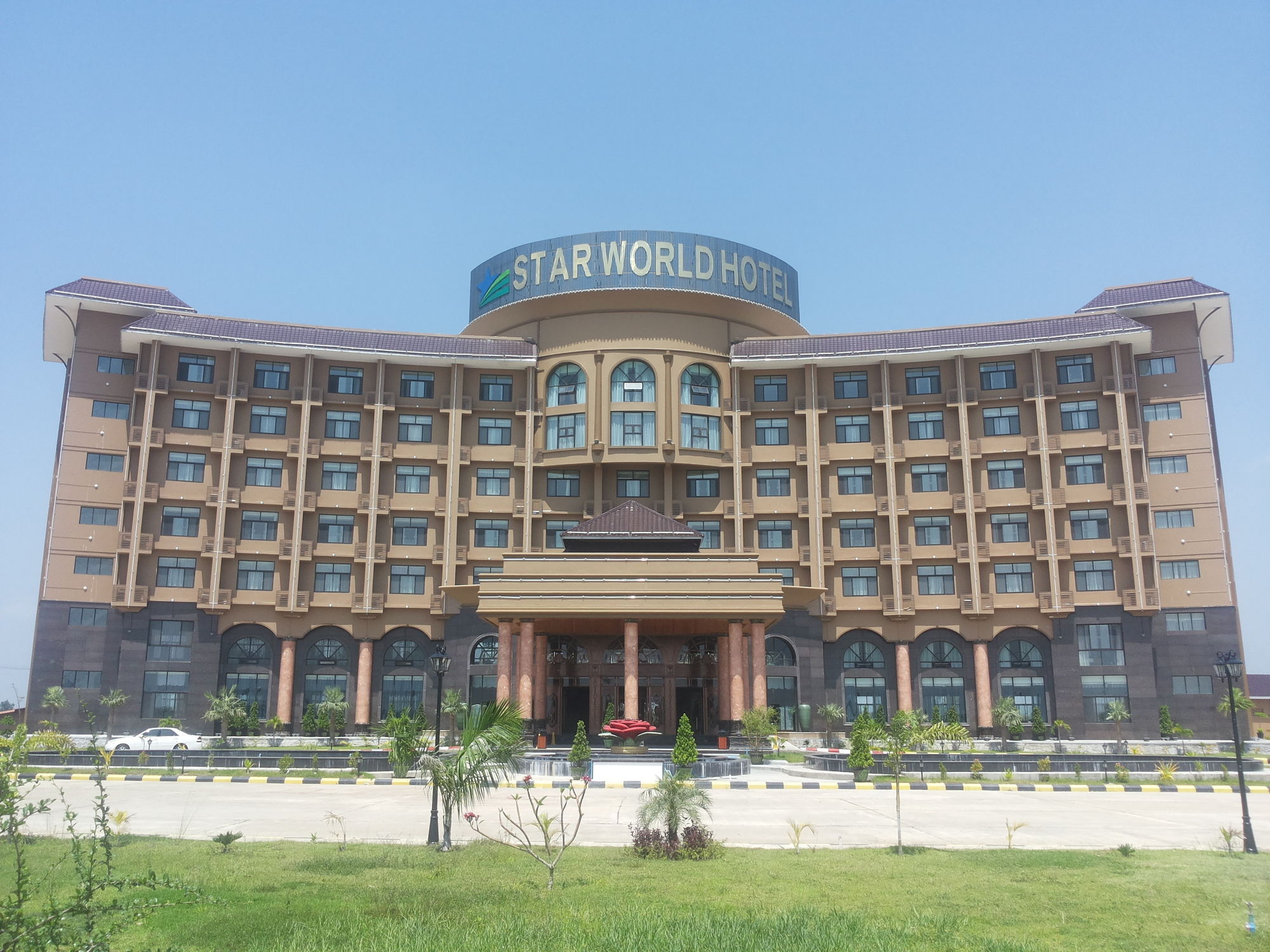 Star World Hotel Naypyidaw Extérieur photo